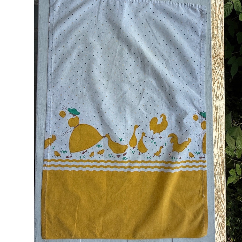 Vintage Kitchen Tea Towel Yellow White Polka Dot Farmhouse Chicken Duck 0920